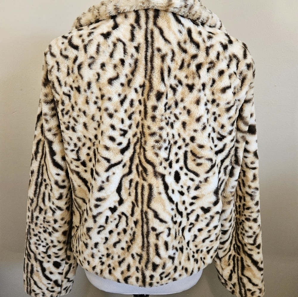 Cheetah open front cardigan coat size med. - Picture 11 of 16